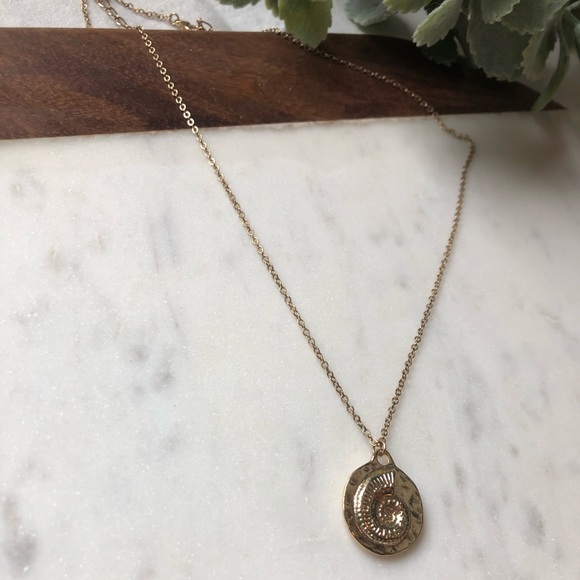 Hammered Seashell Pendant Necklace - Picture 3 of 6